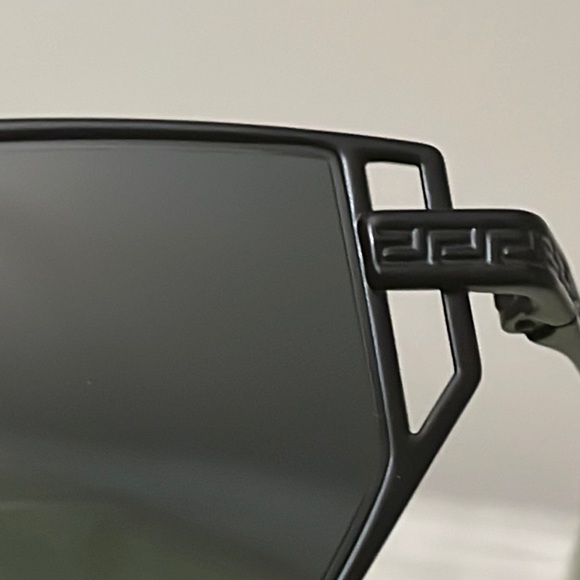 VERSACE Flat Top Cat Eye Sunglasses Flawless Authentic  Made in Italy main image 9